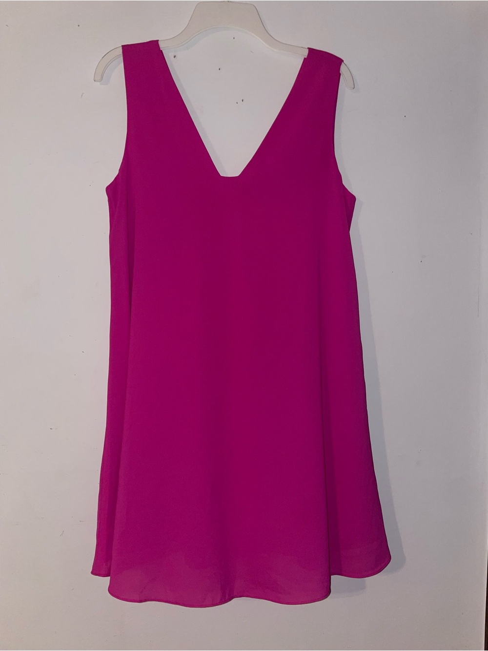 New with Tags Hot Pink V-Neck Shift Dress - Size Medium
